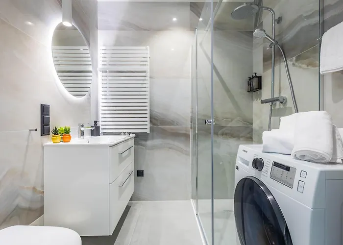 Towarowa Tower Apartment, Free Parking Apartment